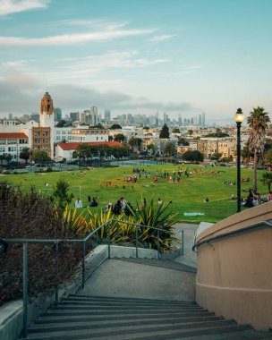 Mission Dolores Park, San Francisco, California 'da Basamaklar