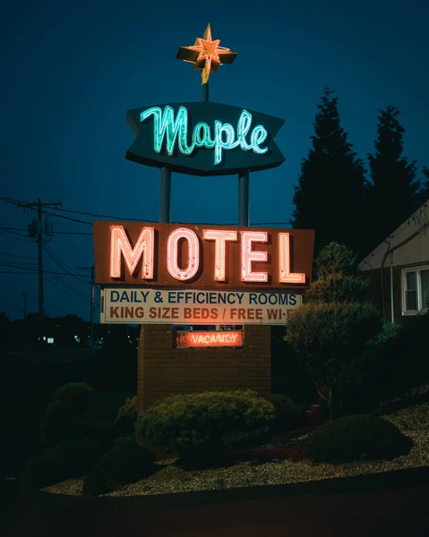 Señal Neón Vintage Maple Motel Por Noche Newington Connecticut — Foto de Stock