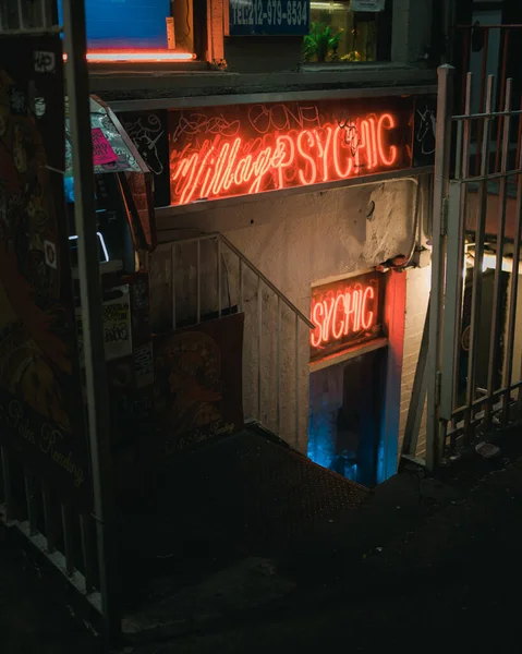 Aldeia Psychic Neon Sign Night Manhattan New York — Fotografia de Stock