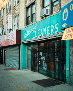 Bay Ridge, Brooklyn, New York 'ta Reliance Cleaners vintage tabelası