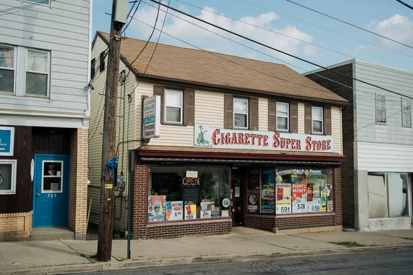 Signo Vintage Cigarette Super Store Freeland Pensilvania — Foto de Stock