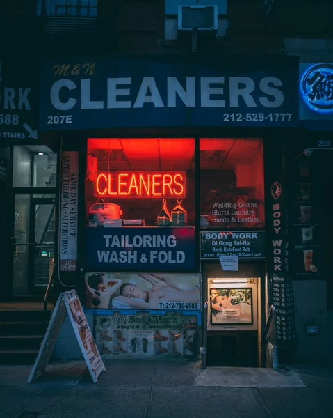 Cleaners Neon Sign Night East Village Manhattan New York — Stock Photo, Image