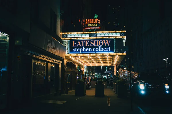 Late Show Stephen Colbert Vintage Signs Night Manhattan New York — стоковое фото