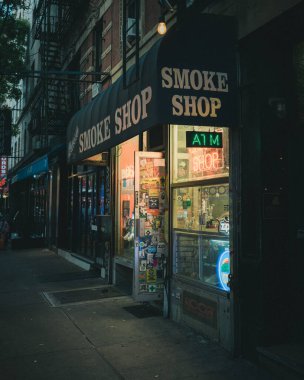 Klasik Smoke Shop vintage tabelası, Manhattan, New York