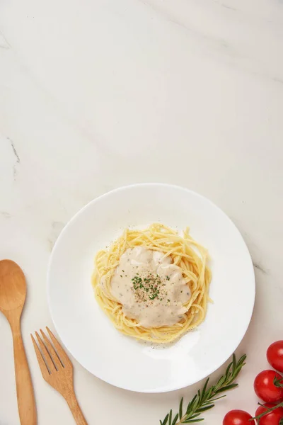 Concepto Pasta Plato Pasta Larga Delgada Hervida Que Sirve Mesa — Foto de Stock