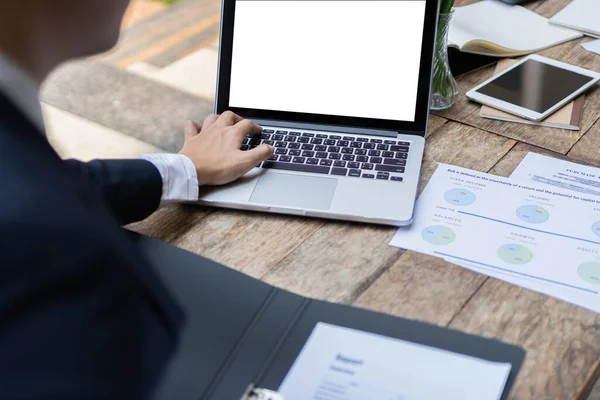 Geschäftsmann Konzept Der Männliche Marketing Buchhalter Mit Dem Laptop Die — Stockfoto