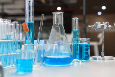 Laboratuvar araştırma konsepti, yüksek teknoloji donanımlı aşılar araştırma ve geliştirme.