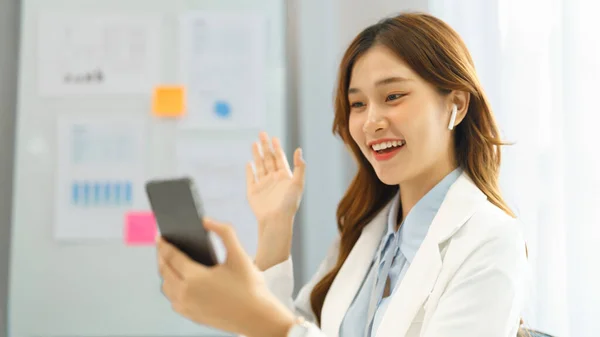 Successful Business Concept Businesswoman Use Video Call Smartphone Greeting Colleague — Fotografia de Stock