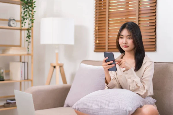 Concept Relaxation Home Young Asian Woman Use Smartphone Chatting Friends — Stock Photo, Image