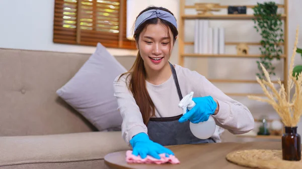 Hygiene Cleaning Concept Housemaid Using Cloth Spray Wipe Dust Table — Foto de Stock