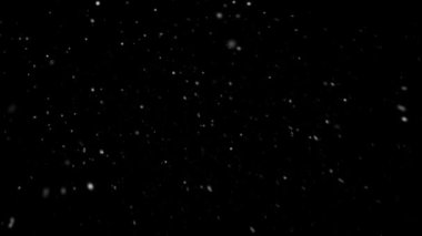 Siyah arka planda kar örtüsü. Kar taneleri etkisi