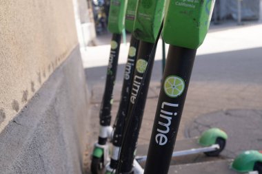 Budapeşte, Macaristan - 1 Kasım 2021: Lime scooter logosu, Illustrative Editorial.
