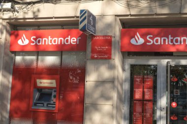 Barcelona, İspanya - 5 Kasım 2021: Santander Group Bank imzası, Illustrative Editorial.