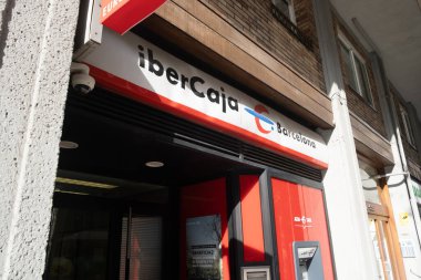Barselona, İspanya - 5 Kasım 2021: Ibercaja Banco Ibercaja Bank imzası, Illustrative Editorial.