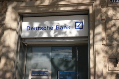 Barselona, İspanya - 5 Kasım 2021: Deutsche Bank ofisi, Illustrative Editorial.