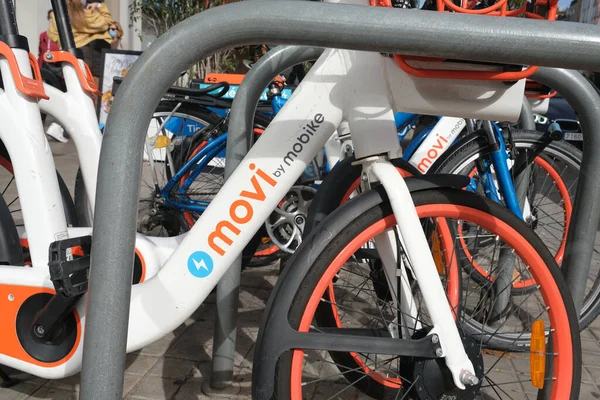 Barcelona Hiszpania Listopada 2021 Movi Mobike Logo Bike Close Ilustracyjny — Zdjęcie stockowe