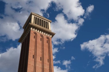 Torres Venecianes anıtı gökyüzü arkaplanı.