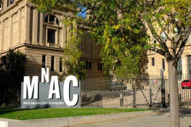 Barcelona, İspanya - 5 Kasım 2021: Museu Nacional d 'Art de Catalunya MNAC. Ulusal Katalonya Sanat Müzesi, İllüstrasyon Editörü.