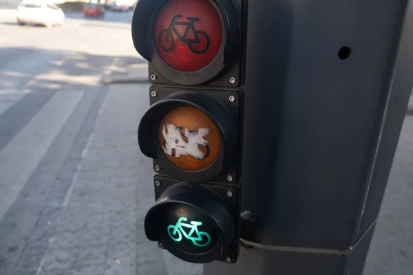 Światła Drogowe Pokazują Zielone Światła Dla Roweru Skrzyżowaniu — Zdjęcie stockowe