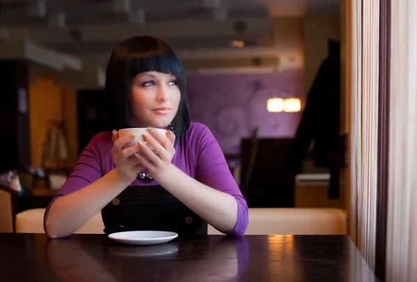 Ragazza in caffè — Foto Stock