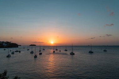 les Trois-Ilets, Martinique, Fwi - Anse Mitan 'da Günbatımı