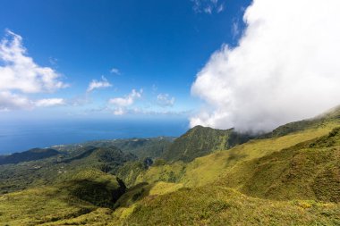 Pelee Dağı 'nın tepesine yürü, Martinik, Fransız Antilleri