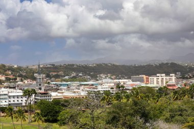 Fort-Saint-Louis, Martinique, Fransız Antilleri 'nden Fort-de-France şehrine bakın.