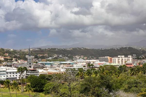 Fort-Saint-Louis, Martinique, Fransız Antilleri 'nden Fort-de-France şehrine bakın.