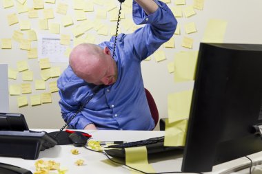 Self-zararlı ofis çalışanı