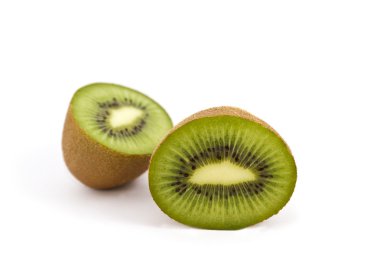 Organik kivi ikiye doğranmış