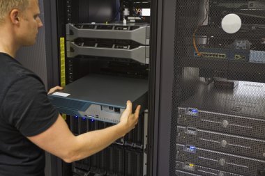 ağ yönlendiricisi yükleyin