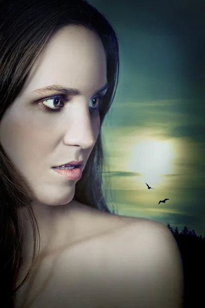 Vampire Girl in Moonlight — Stock Photo, Image