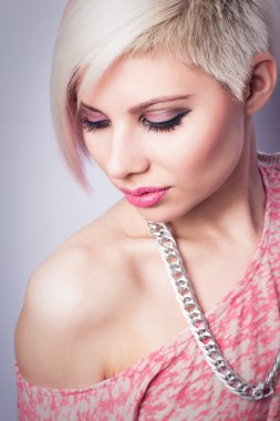 Pembeli kız serin moda