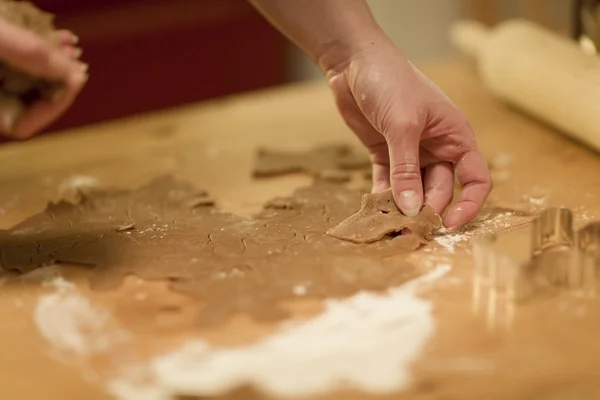 Baking Gingerbread Angels — Stock Photo, Image