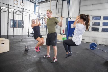 adam ağız kavgası kızlarla ağırlık trenler