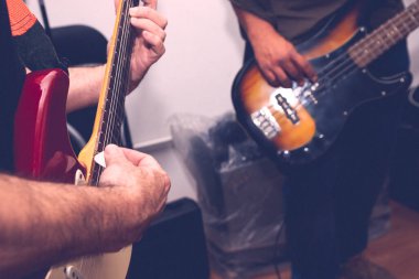 Guitar ve Taban Yeniden Duyuyor