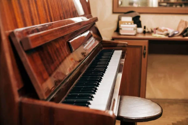 Beautiful Vintage Stylish Piano Open Lid Home Work Piano Piano — Foto de Stock