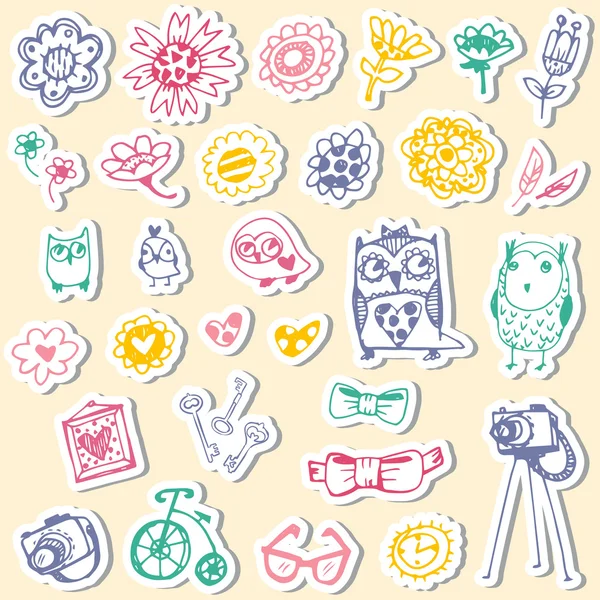 Set of stickers with owls and fashionable things. Heart, flower, — Stock Vector