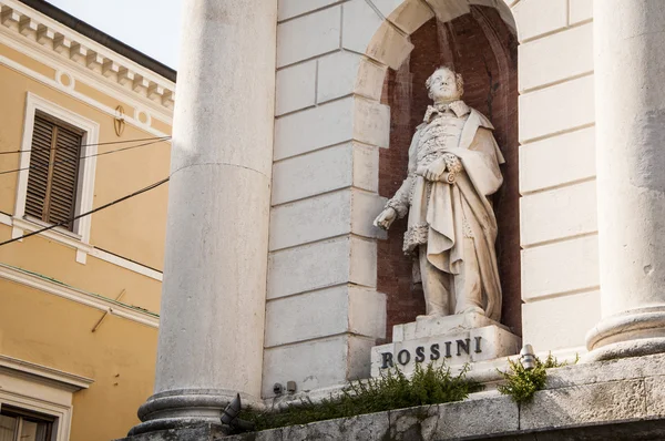 Estátua de Gioacchino Rossini — Fotografia de Stock