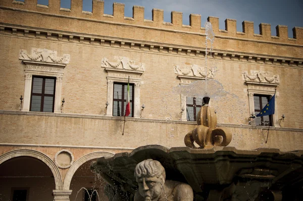 Pesaro Italy fountain in the plaza of the people — Stock Photo, Image