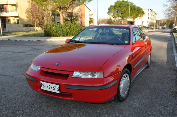 Pesaro Itálie Února 2020 Starý Mladík Opel Calibra — Stock fotografie