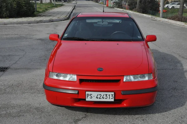 Pesaro Italien Februar 2020 Gammel Ung Opel Calibra - Stock-foto