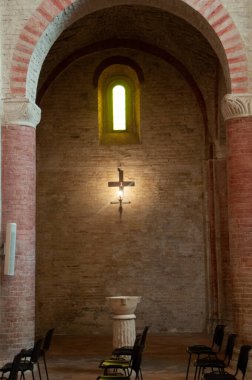 Fiastra Manastırı Doğa Koruma Alanı, Chiaravalle di Fiastra Manastırı.