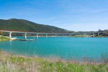 Marş bölgesindeki Cingoli Gölü 'nün güzel manzarası