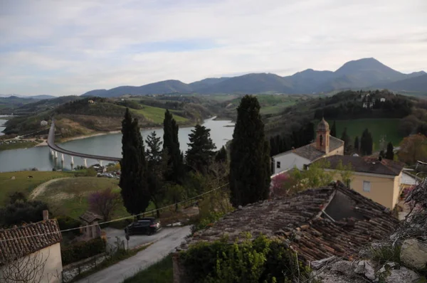 Prachtig Uitzicht Het Meer Van Cingoli Regio Marche — Stockfoto