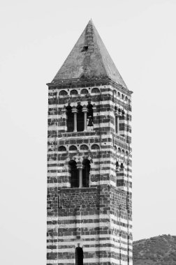 Saccargia 'nın Kutsal Üçlemesi Bazilikası, Sassari ilinin Codrongianos belediyesinde bulunan ve Sardunya' nın bu stildeki en önemli başarılarından biri olan Roma tarzı bir kilisedir.