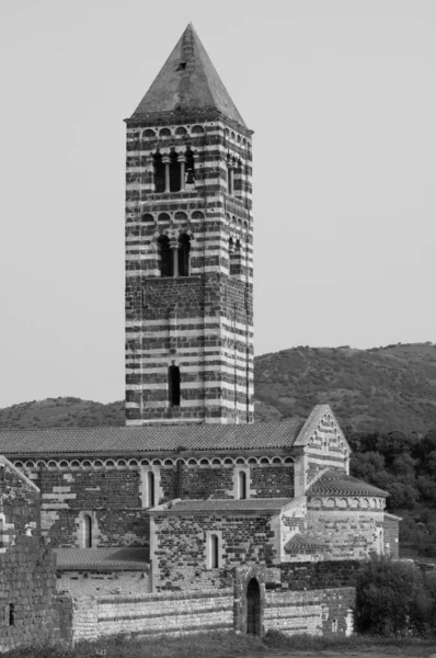 Saccargia 'nın Kutsal Üçlemesi Bazilikası, Sassari ilinin Codrongianos belediyesinde bulunan ve Sardunya' nın bu stildeki en önemli başarılarından biri olan Roma tarzı bir kilisedir.