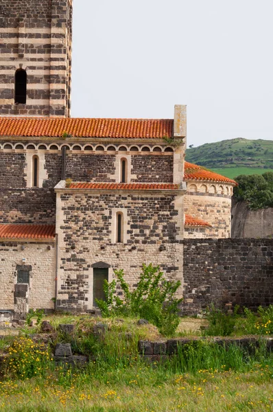 Saccargia 'nın Kutsal Üçlemesi Bazilikası, Sassari ilinin Codrongianos belediyesinde bulunan ve Sardunya' nın bu stildeki en önemli başarılarından biri olan Roma tarzı bir kilisedir.