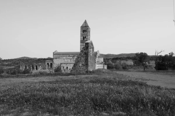 Saccargia 'nın Kutsal Üçlemesi Bazilikası, Sassari ilinin Codrongianos belediyesinde bulunan ve Sardunya' nın bu stildeki en önemli başarılarından biri olan Roma tarzı bir kilisedir.