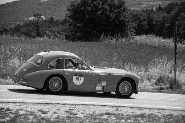 Urbino イタリア Jun 2022 Talbot Lago T26 1950 ラリー ミリアの古いレーシングカーで2022年有名なイタリアの歴史的なレース — ストック写真